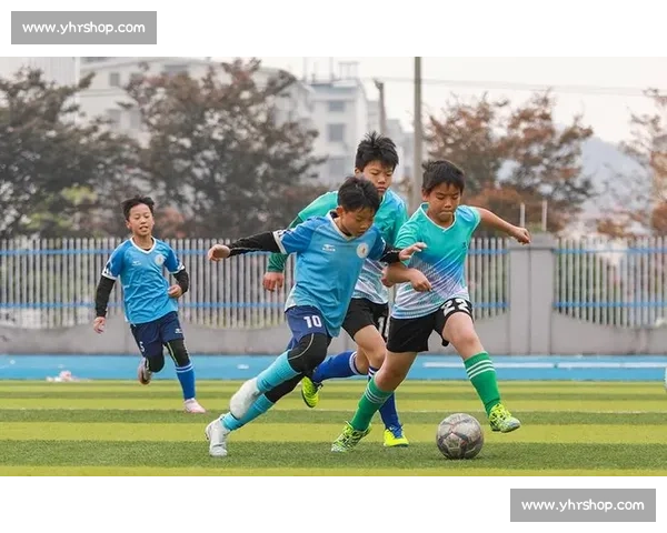 绿茵场上逐梦者专访 揭秘球员背后的拼搏故事